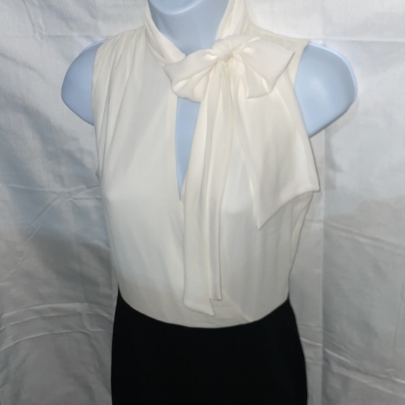 V- neck Jumpsuit - Picture 3 of 8